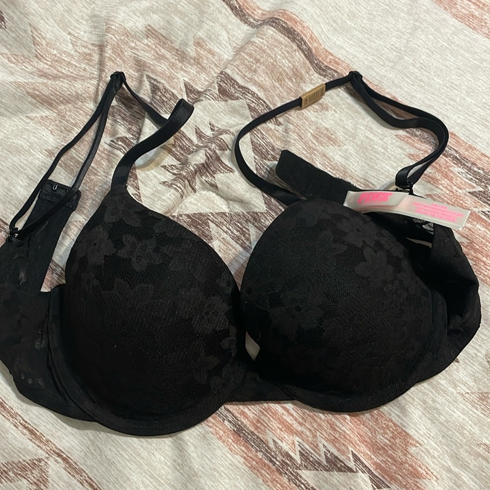 New Pink Victoria’s Secret lightly lined black bra 34B